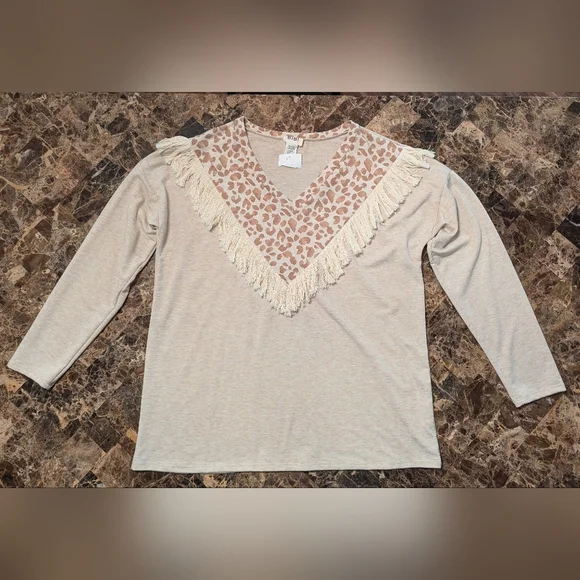 BiBi Stylish Beige Top with Fringe and Animal Print - Picture 4 of 5